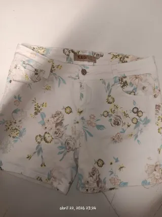 Shorts X&D Jeans florales talla L