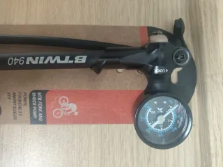 Pompa B'Twin 940 MTB per forcella/ammortizzatore
