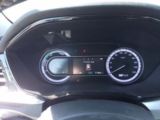 Kia Niro Kia Niro 1.6 GDi HEV 104kW (141CV) Concept