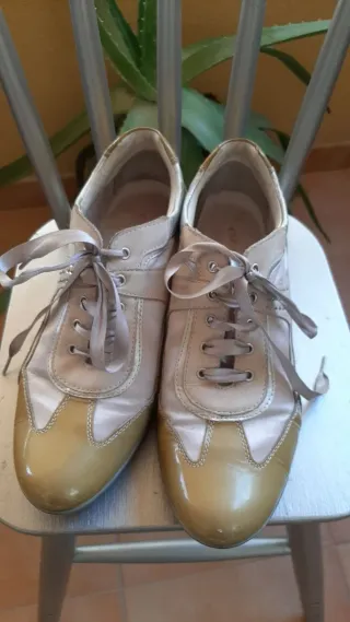 Zapatillas Geox Beige y Doradas