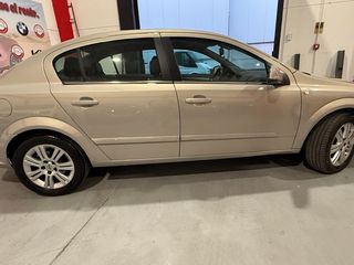 Opel Astra Sedan Edition 1.7 CDTi 110 CV