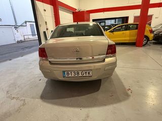 Opel Astra Sedan Edition 1.7 CDTi 110 CV