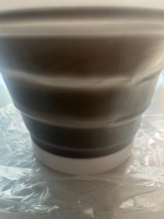 Cuenco Plegable Expandible Gris y Blanco