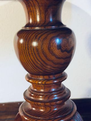Tavolo rotondo da gioco con cassetti