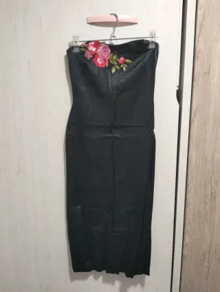 Vestido Negro Satén Bordado Flores