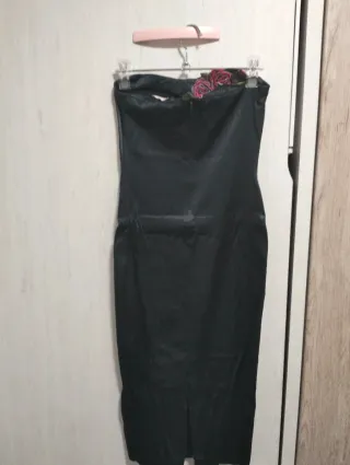Vestido Negro Satén Bordado Flores