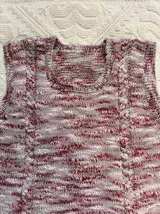 Top smanicato maglia lavorata bordeaux panna