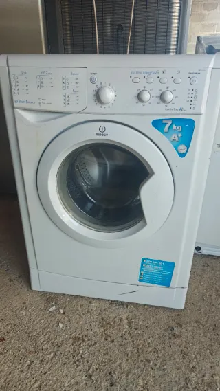 Lavadora Indesit 7kg 1200r.p.m. bajo consumo
