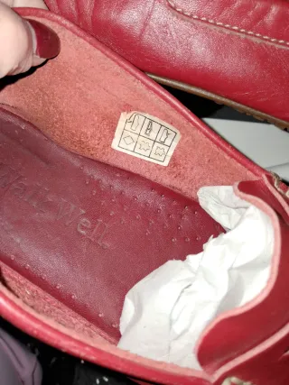 Mocassins de pele vermelhos