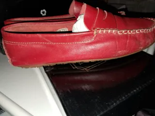 Mocassins de pele vermelhos