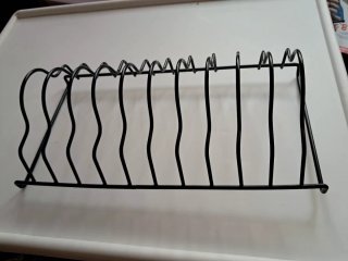 Organizador de pratos em metal preto