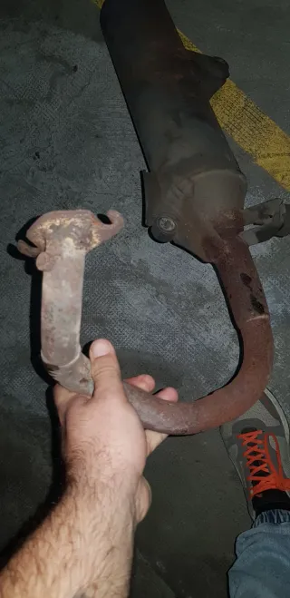 Tubo de escape Honda 100cc