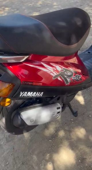 Yamaha Jog R Scooter Roja y Negra