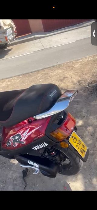 Yamaha Jog R Scooter Roja y Negra
