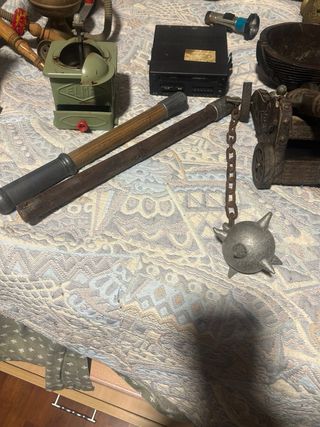 Collezione di oggetti d'antiquariato vari