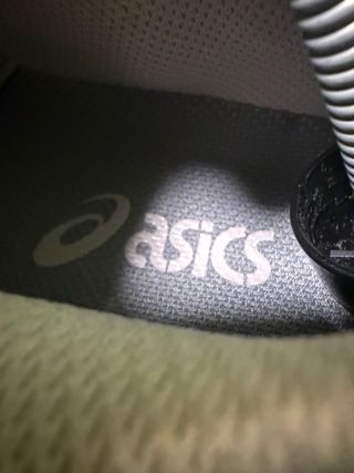 Asics Gel Gris y Blanco Talla 42