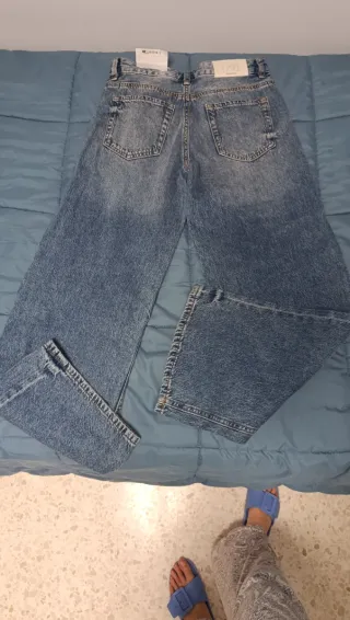 Pantalón vaquero Stradivarius Talla S/36