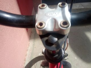 Bicicleta infantil roja