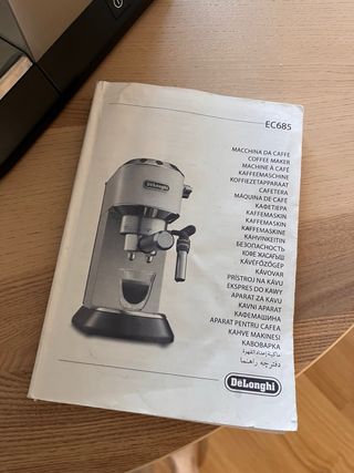 Cafetera Delonghi Dedica