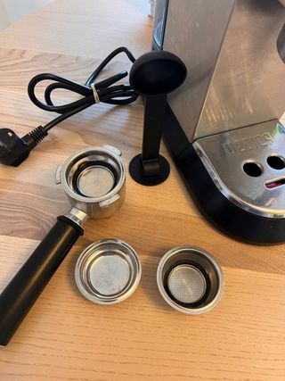 Cafetera Delonghi Dedica