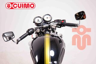 TRIUMPH THRUXTON 900