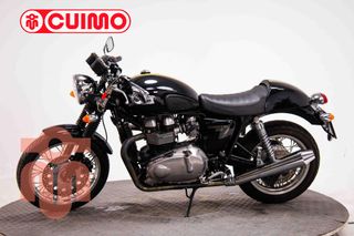 TRIUMPH THRUXTON 900
