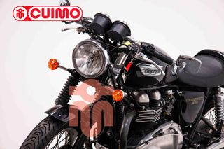 TRIUMPH THRUXTON 900