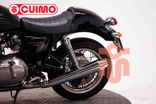 TRIUMPH THRUXTON 900