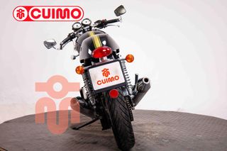 TRIUMPH THRUXTON 900