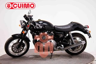 TRIUMPH THRUXTON 900