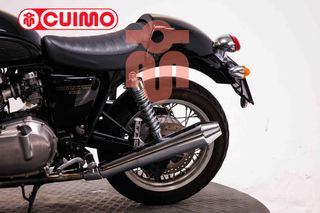 TRIUMPH THRUXTON 900