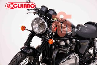 TRIUMPH THRUXTON 900