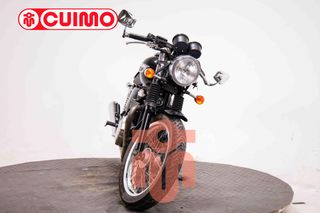 TRIUMPH THRUXTON 900
