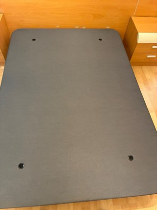 Base tapizada 135 x190 En buen estado