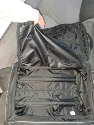 Maleta Eastpak pequeña con ruedas