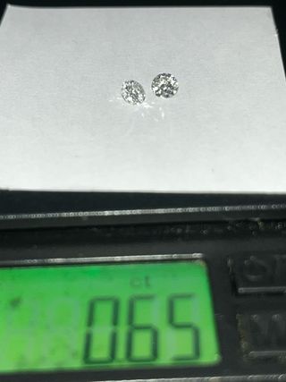 2 Diamantes 0.65ct  Naturales
