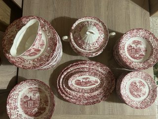 Conjunto de vajilla La cartuja en perfecto estado.