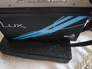 Fuente Alimentación AeroCool Lux 550W Piezas