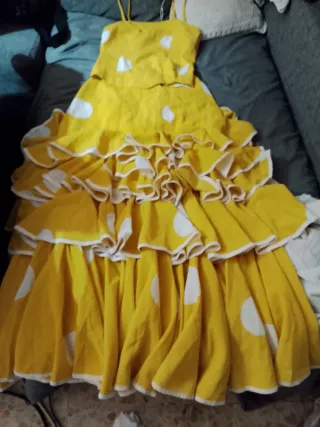 2Traje Flamenca Amarillo Lunares y el rosa 40 €