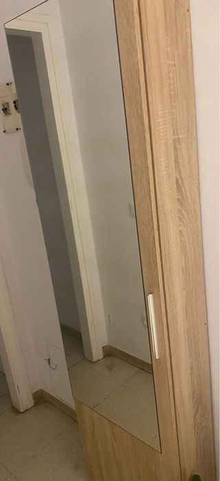 Zapatero de madera y cristal