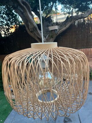Lámpara techo de ratán y madera con bombilla