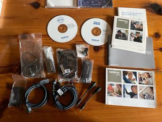 Accesorios Nokia: Auriculares, Cable y CD