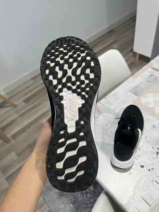 Zapatillas Nike Negras y Blancas