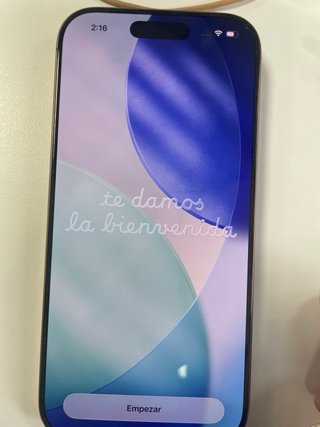 iPhone 16 Pro 256GB Dorado tiene un año