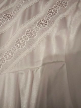 Camicia da notte bianca in raso