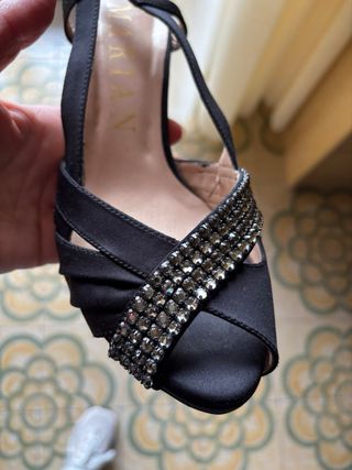 Scarpe eleganti MARIAN nere con strass