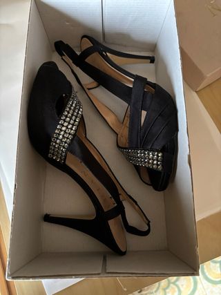 Scarpe eleganti MARIAN nere con strass