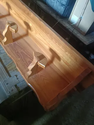 Perchero de madera rústico