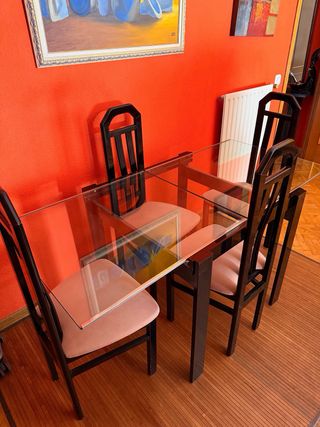 Mesa cristal con 4 sillas salón