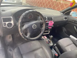 Volkswagen Golf 2000